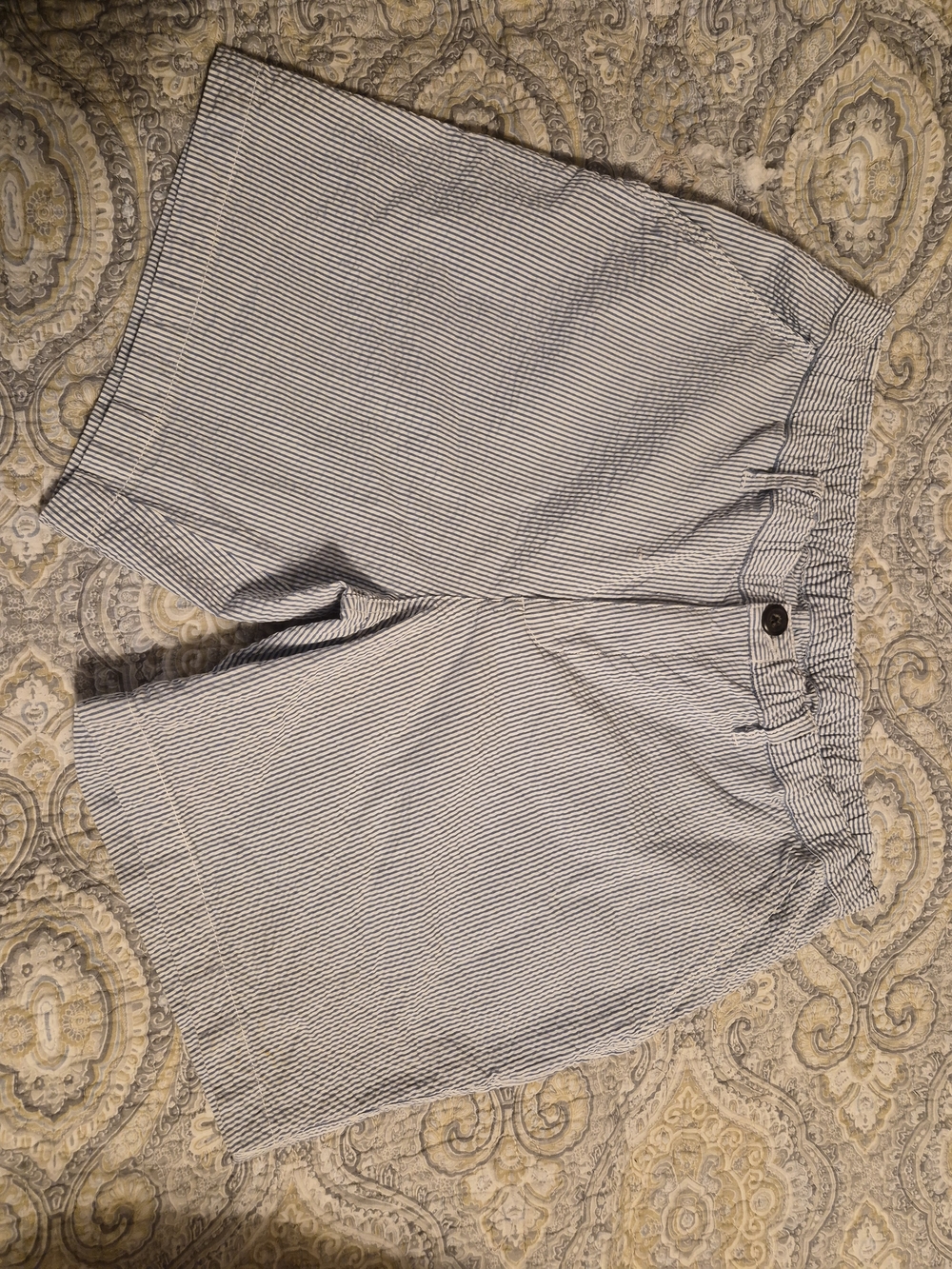chubbies Seersucker Stripe Men’s Hybrid Shorts - Navy & White